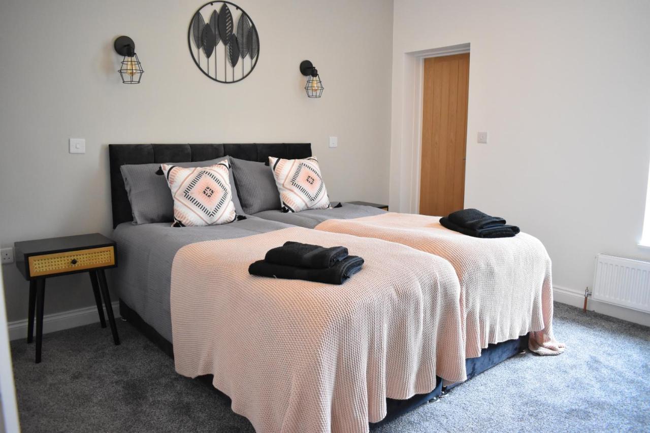 Entire House In Retford City Centre Bagian luar foto